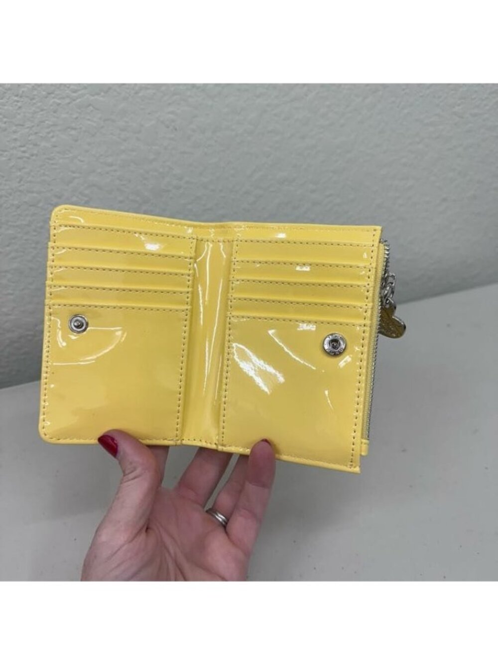 Betsey Johnson Spin Me Bifold Wallet Quirky Novelty Washing Machine Design - Picture 3 of 8